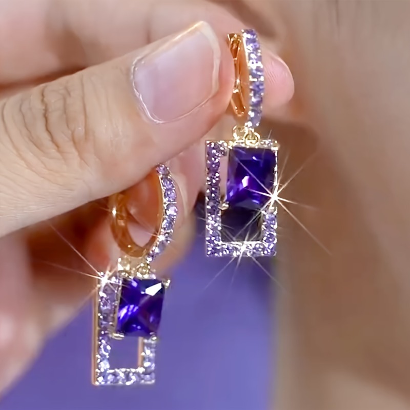 Formal Wear Jewelry For Women - زوج واحد من الأقراط الأنيقة الفاخرة