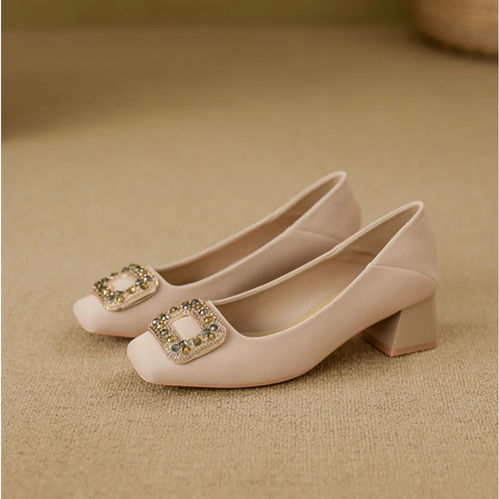 أحذية نسائية بكعب عالٍ 2026، أ - مراجعة Women Formal Wear With Shoes وسعره