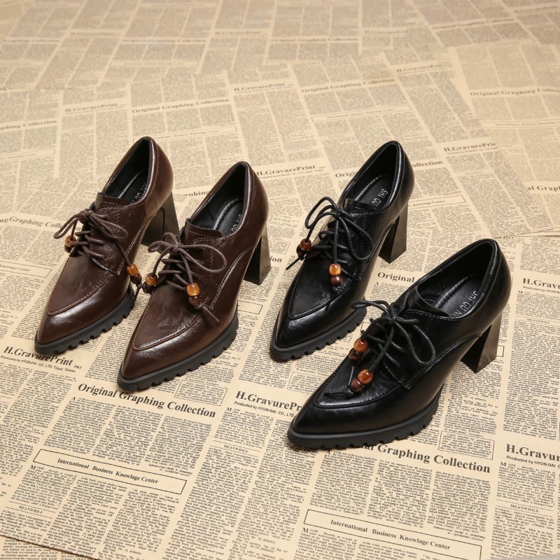 حذاء نسائي كلاسيكي بحزام وفتحة - مراجعة Pump Heel Block وسعره