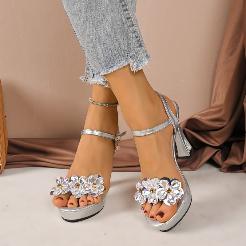 صنادل نسائية صيفية جديدة 2026  - مراجعة Pump Heel Block وسعره