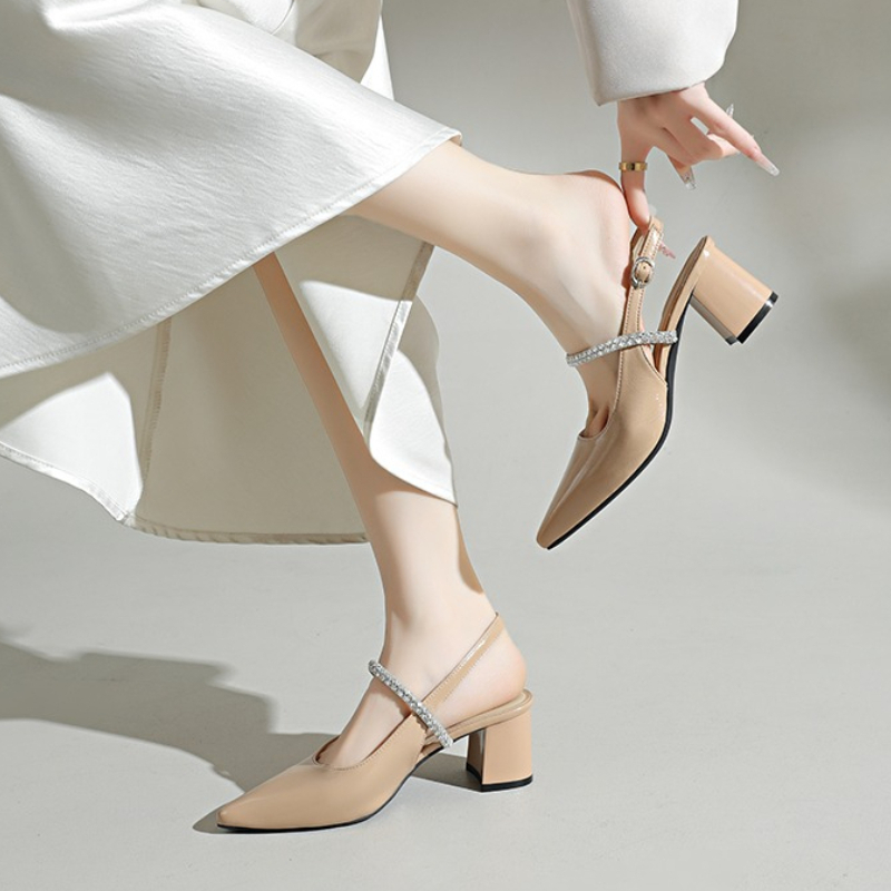 أحذية نسائية بكعب مربع مرصعة ب - مراجعة Women Formal Wear With Shoes وسعره