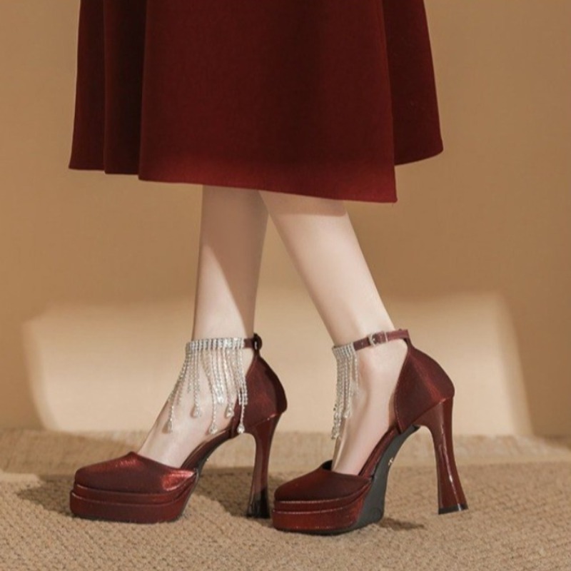حذاء نسائي ماري جين للعرائس مر - مراجعة Pump Heel Block وسعره
