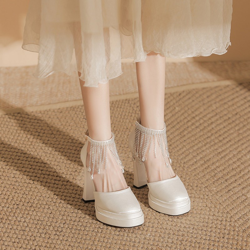 حذاء نسائي ماري جين للعرائس مر - مراجعة Pump Heel Block وسعره