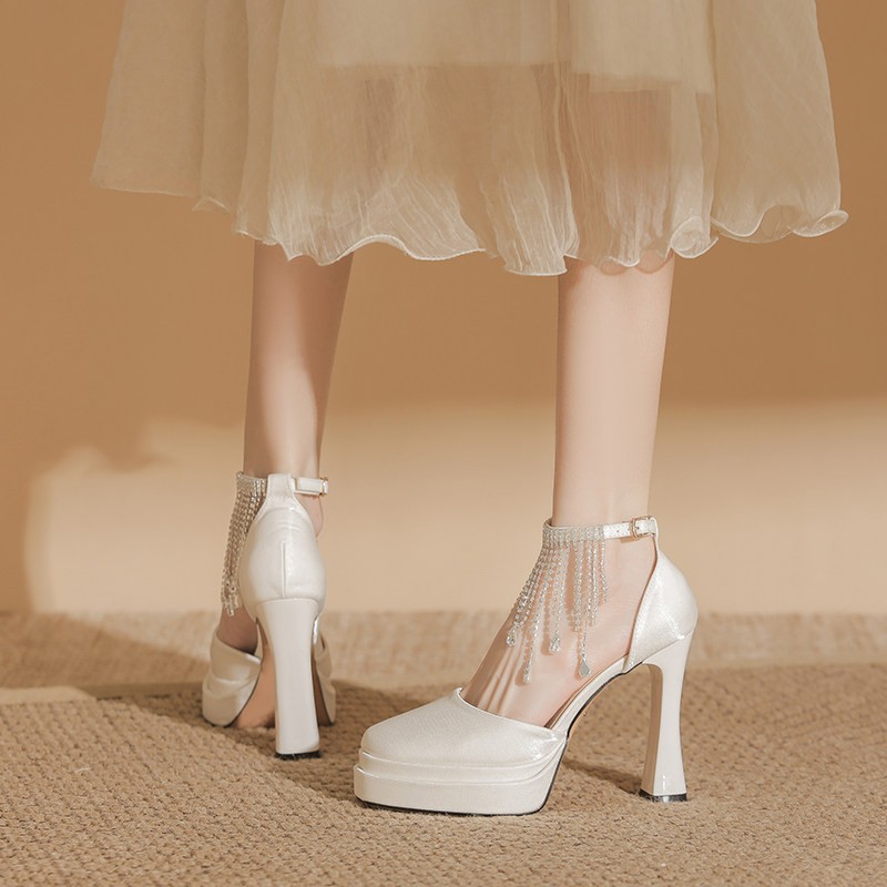 حذاء نسائي ماري جين للعرائس مر - مراجعة Pump Heel Block وسعره