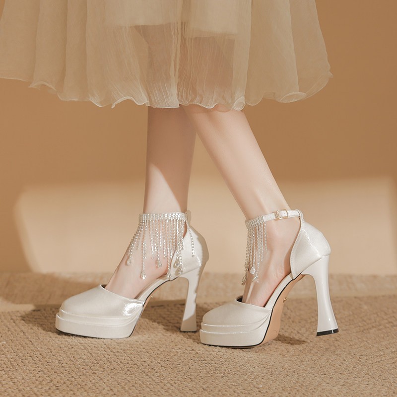 حذاء نسائي ماري جين للعرائس مر - مراجعة Pump Heel Block وسعره