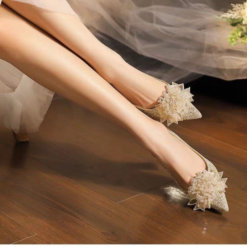 حجر الراين زهرة كتلة كعب أحذية - مراجعة Pump Heel Block وسعره